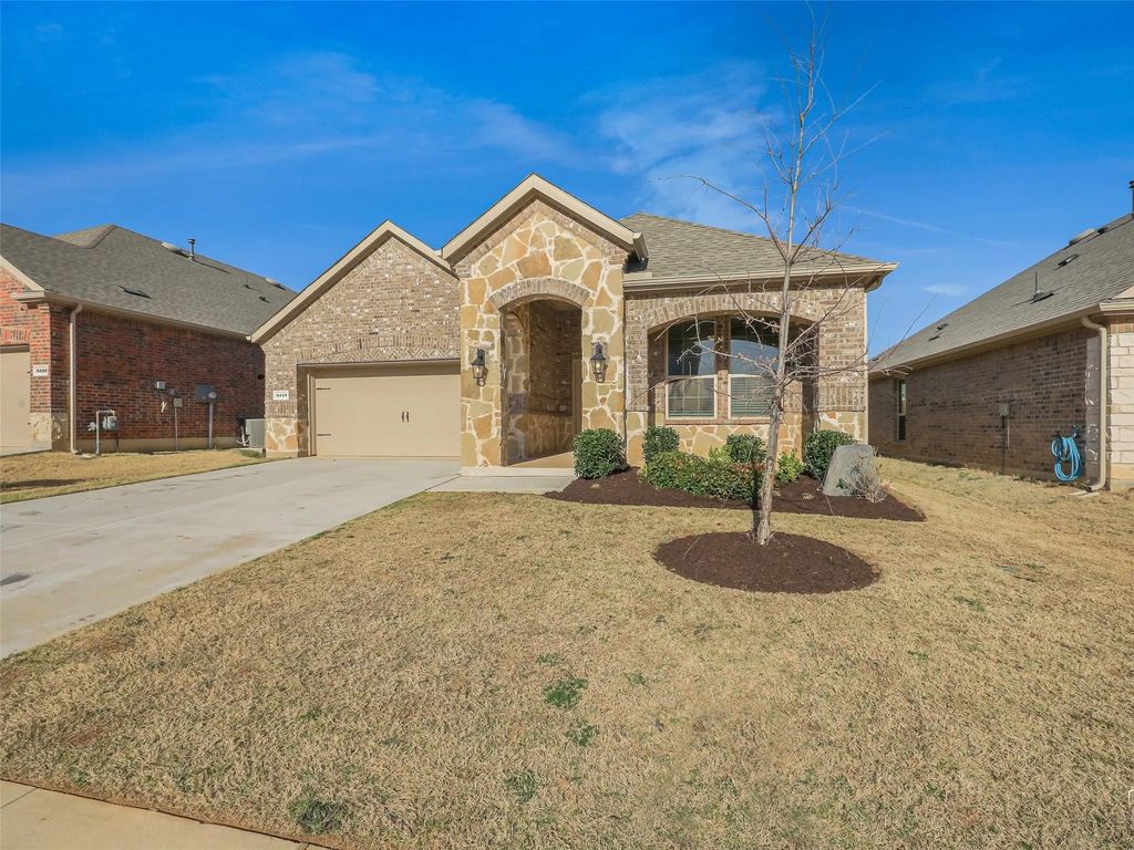 3218 Hunters Glen Drive, Aubrey
