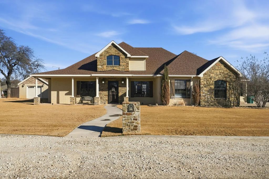 313 Paisano Drive, Clyde