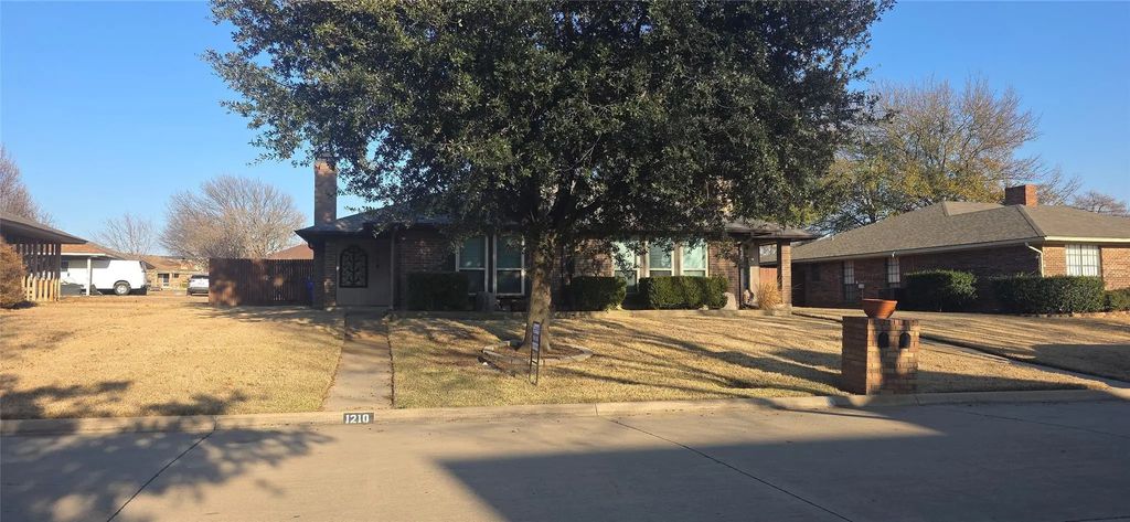 1210 Fairhaven Drive 1210, Mansfield