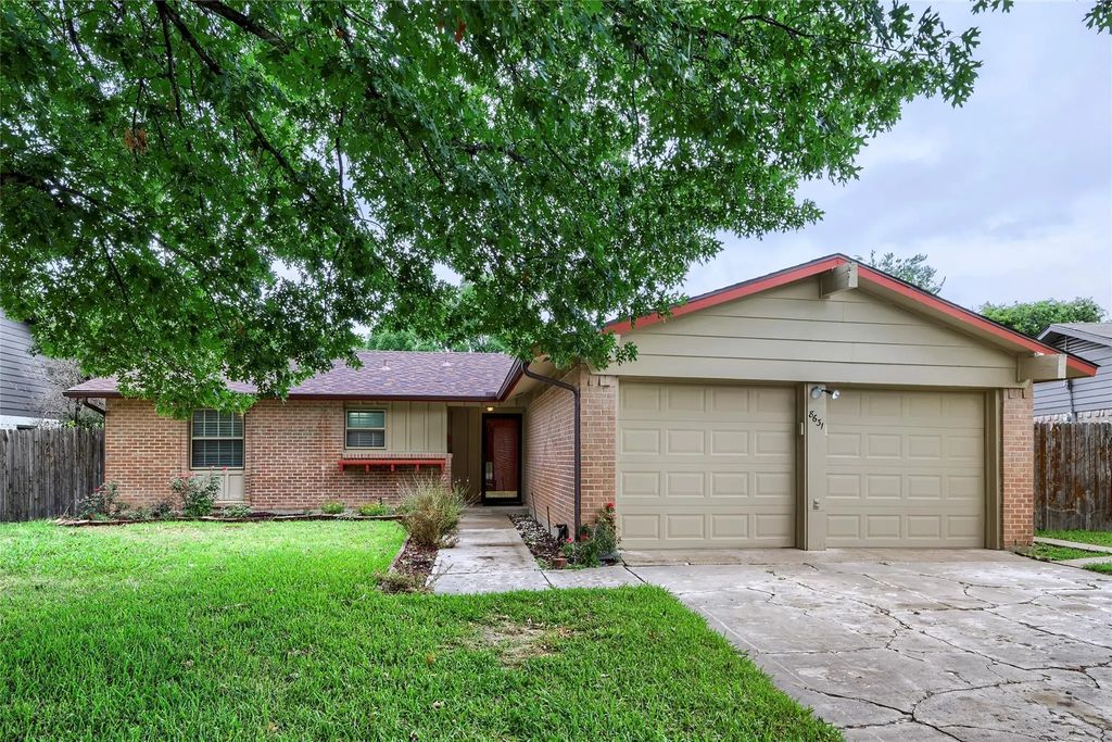 8631 Charing Cross Lane, Dallas