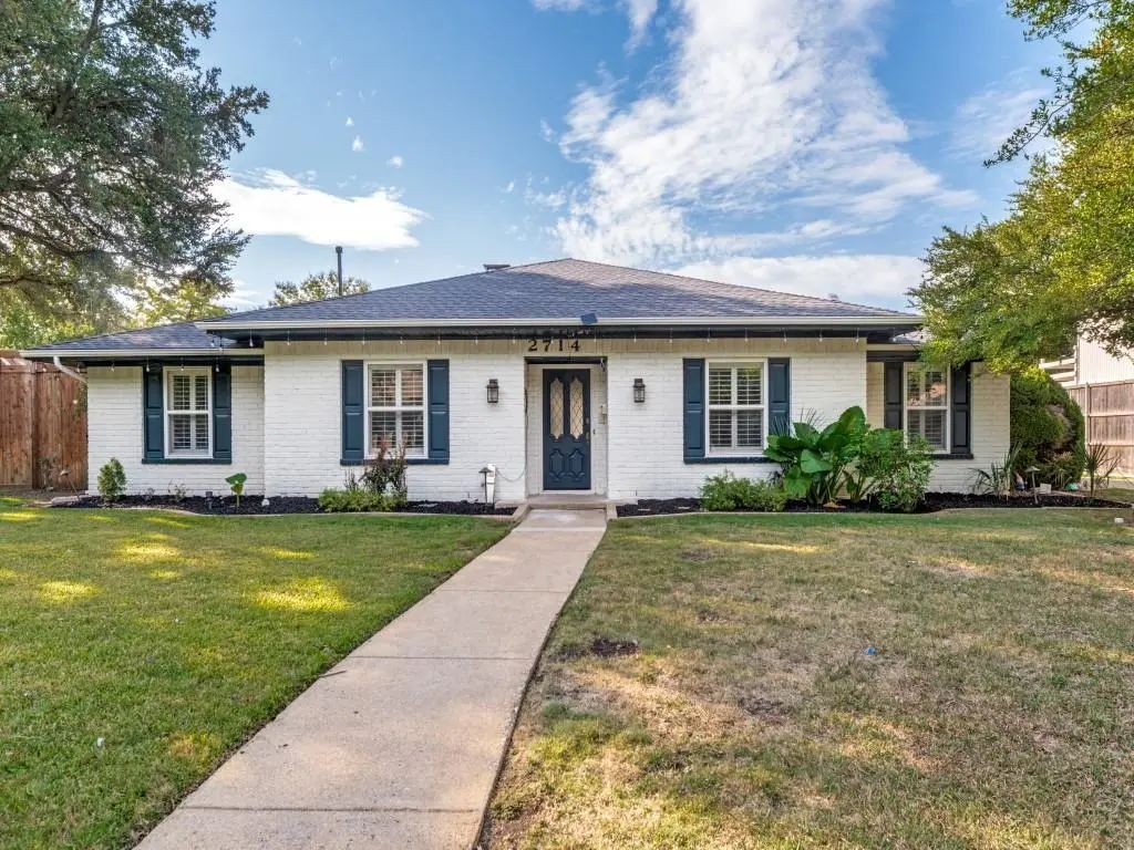 2714 Carriage Lane, Carrollton