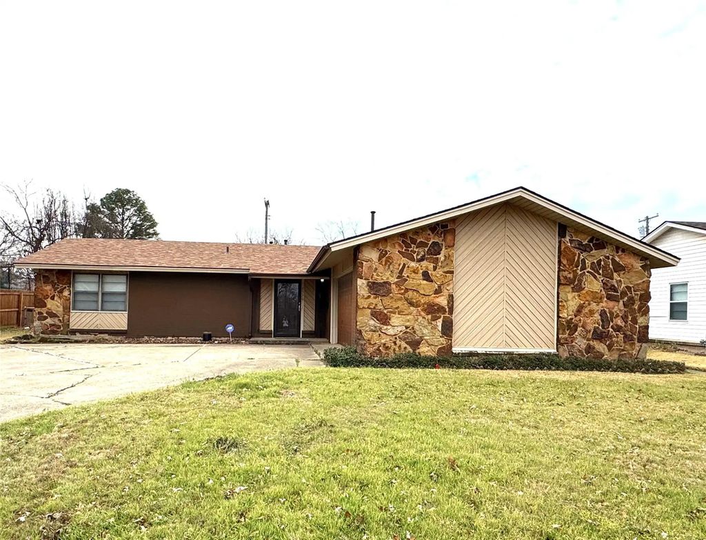 2520 Lasalle Drive, Irving