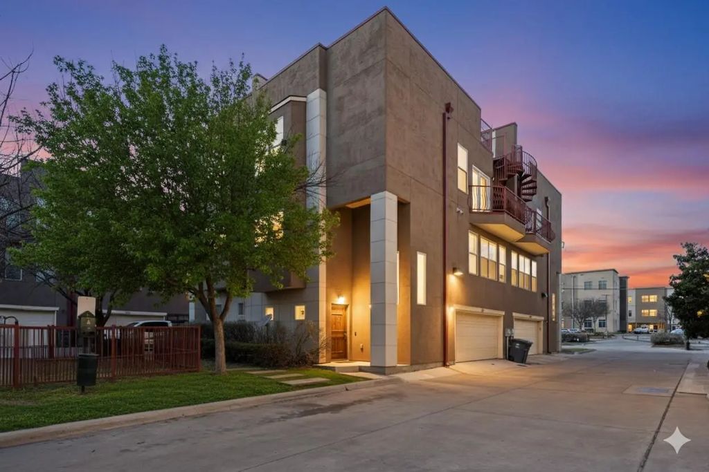 1511 Bluff Ridge Way, Dallas