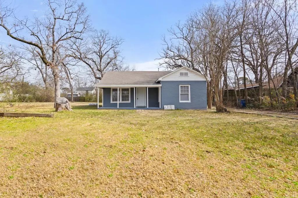 608 N Main Street, Grand Saline