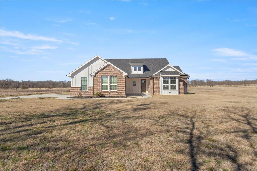 5172 Fm 1571, Lone Oak