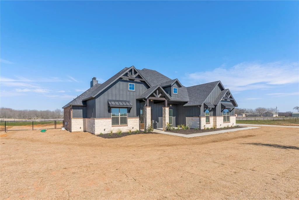 6717 Odom Road, Sanger