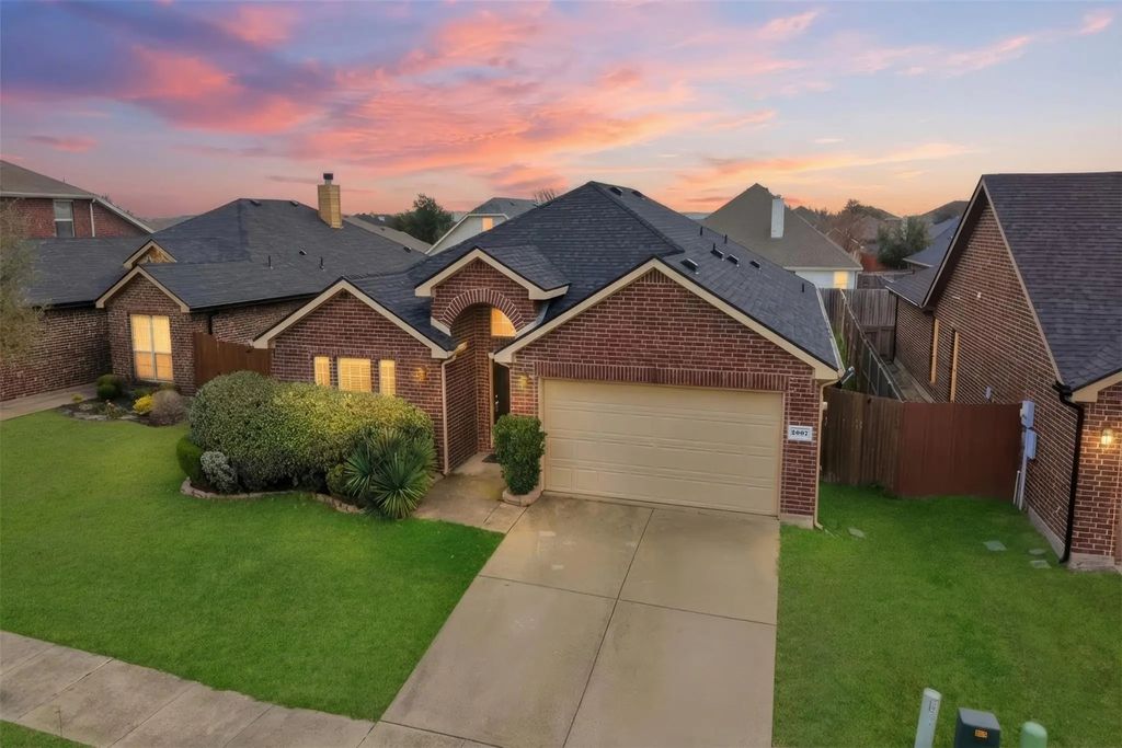 2007 Sterling Gate Drive, Heartland
