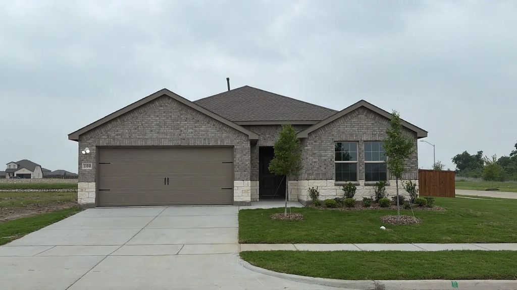 100 Bandit Trail, Terrell