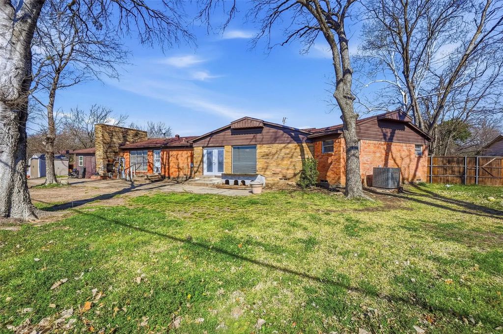 660 W Main Street, Lancaster