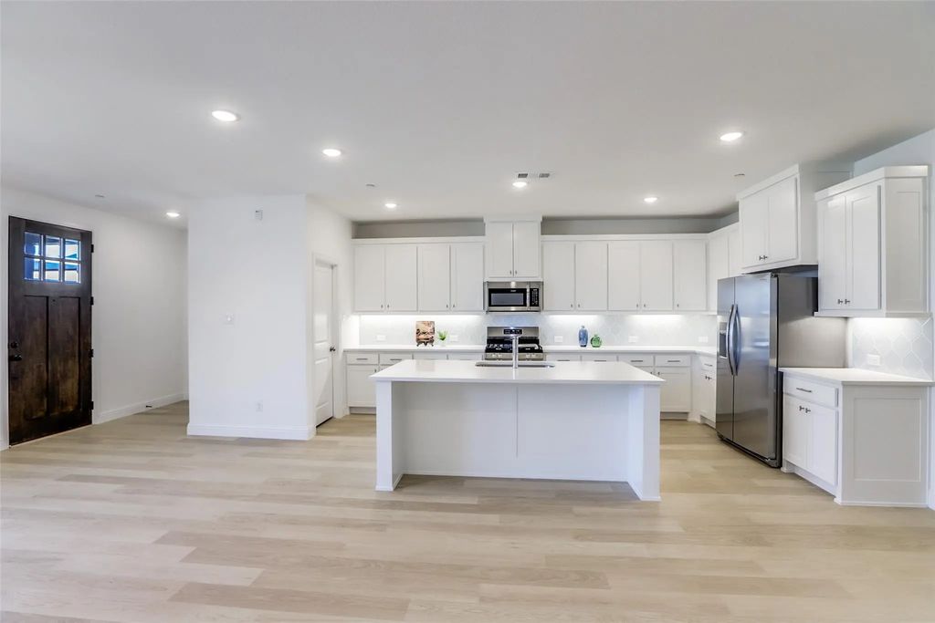 8888 Magnet Drive, Frisco