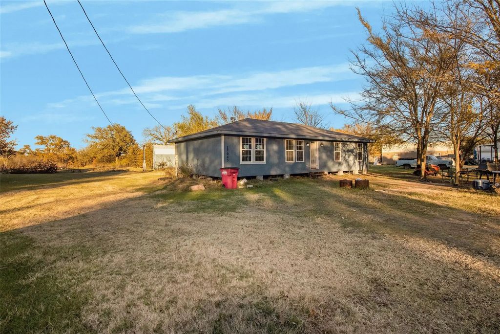 15045 County Road 4060, Scurry