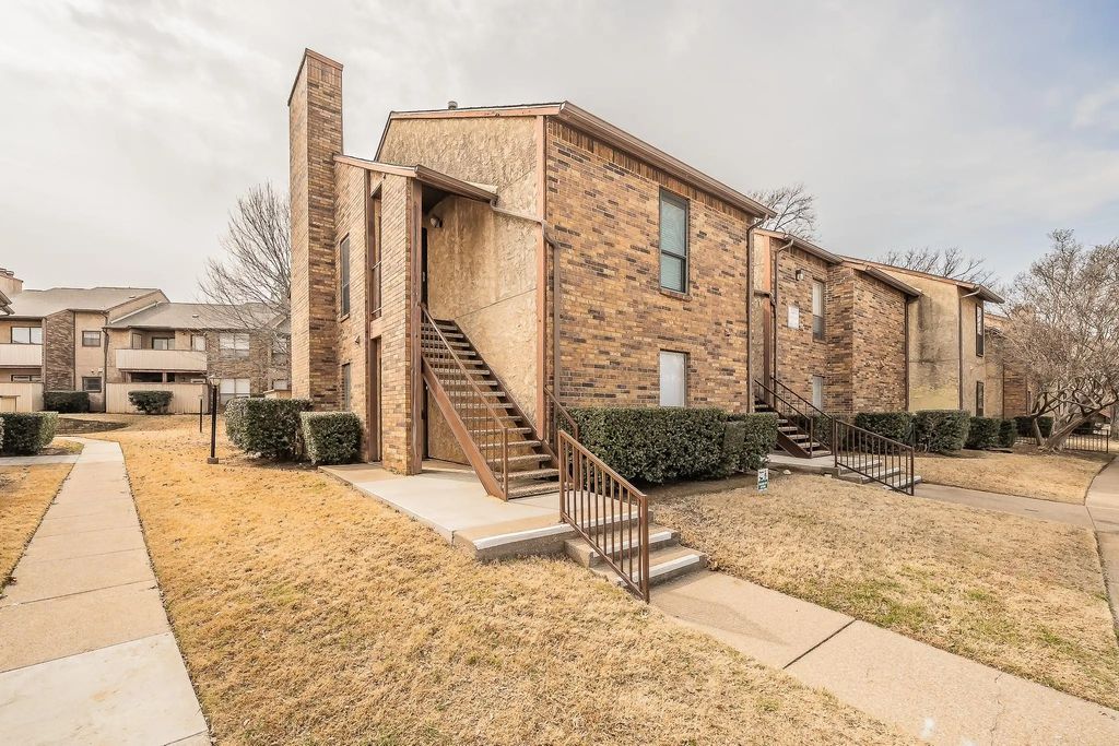 1200 Harwell Drive 1920, Arlington