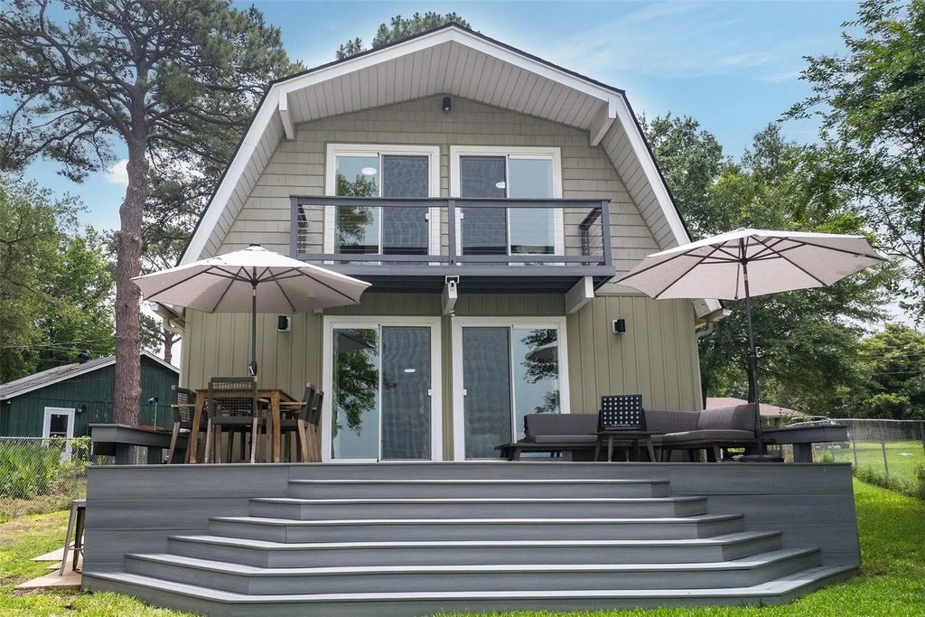 166 Ocean Drive, Gun Barrel City