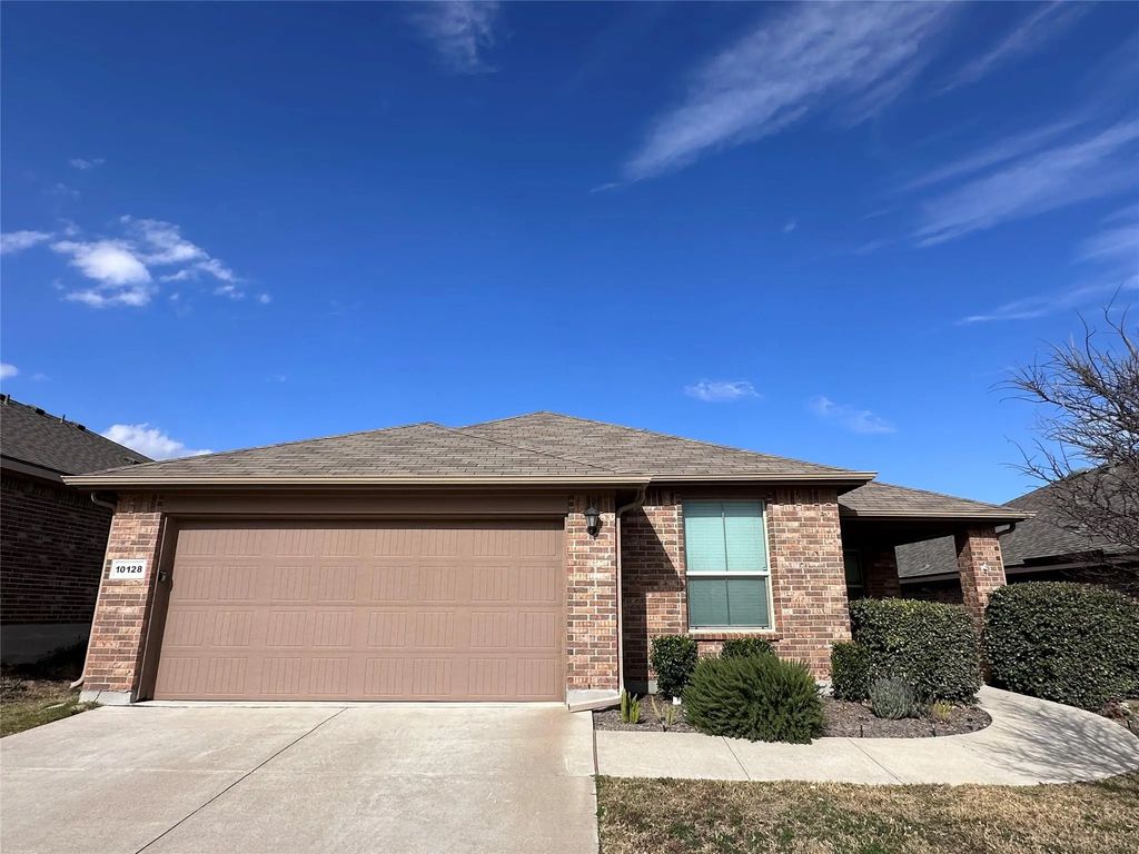 10128 Huntersville Trail, Fort Worth