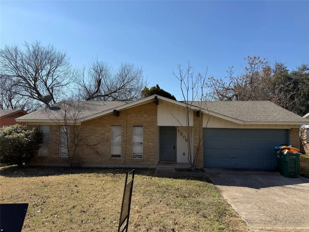 1208 Neptune Drive, Cedar Hill