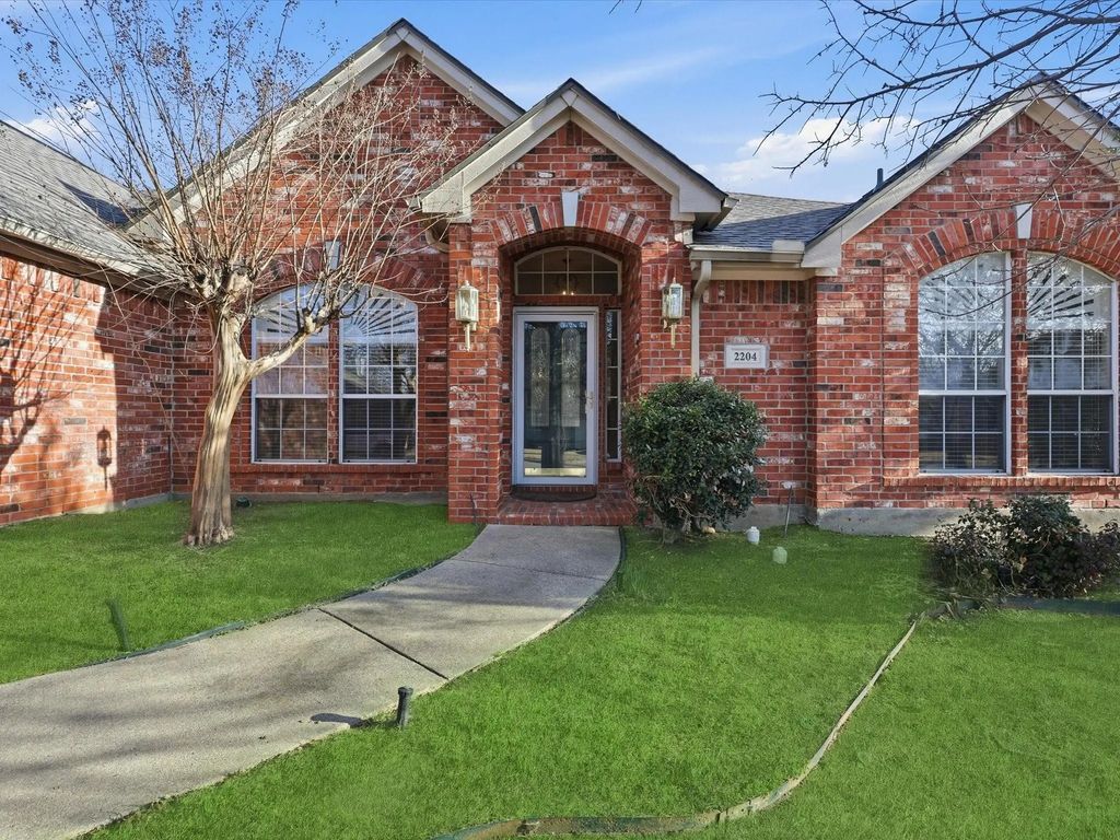 2204 Woods Edge Court, Corinth