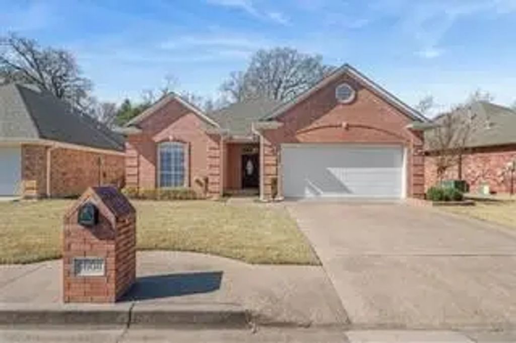 5608 Hollybrook Drive, Tyler