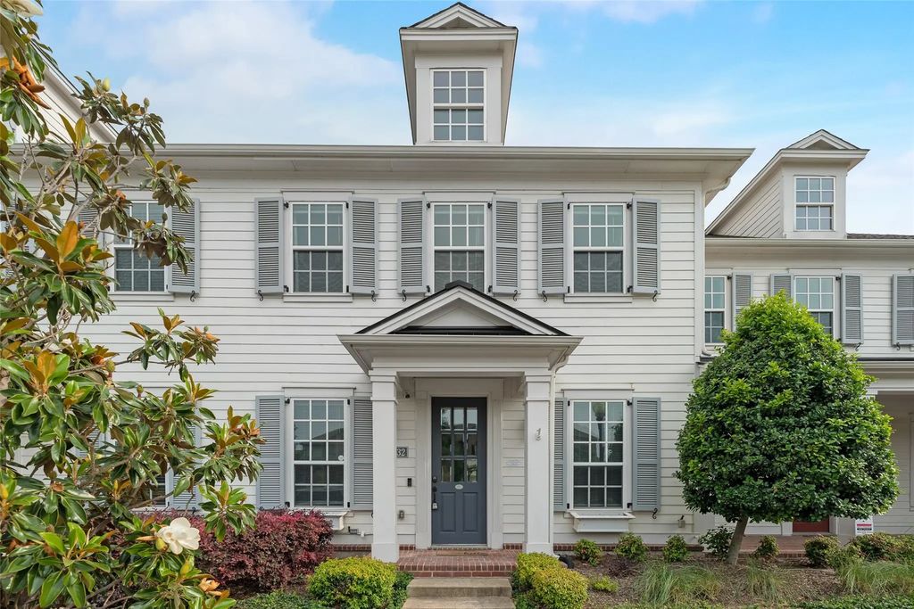 1132 Peacock Boulevard, Carrollton