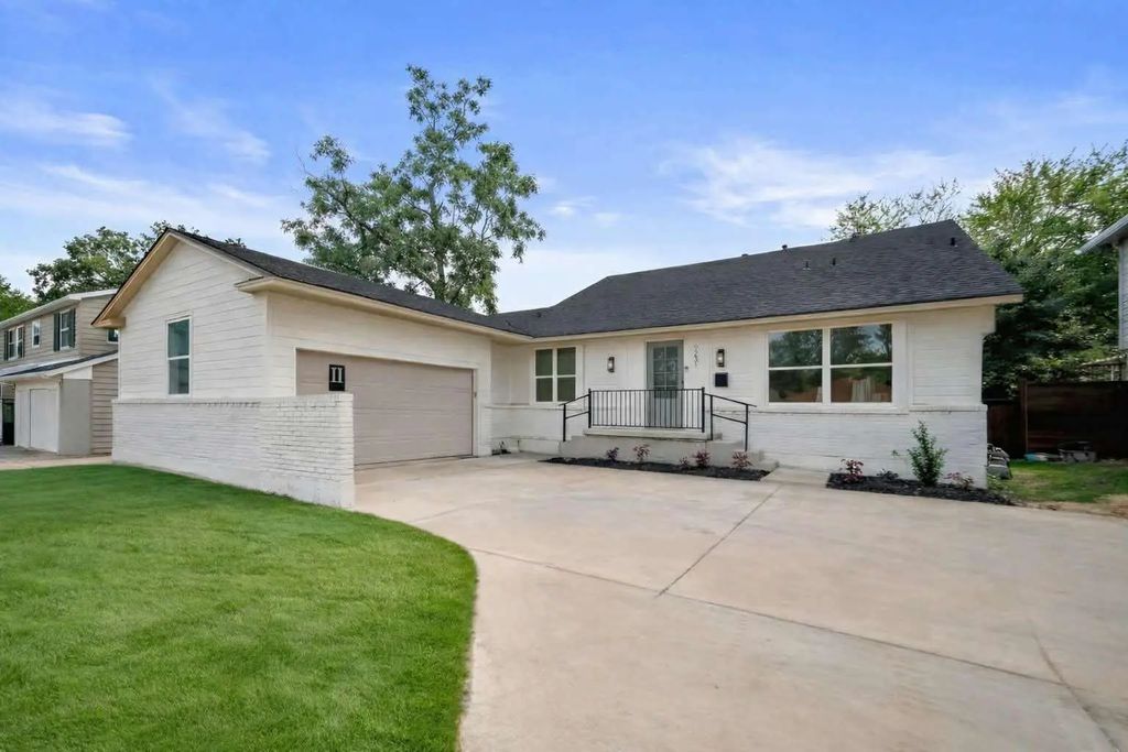 9231 Pinewood Drive, Dallas