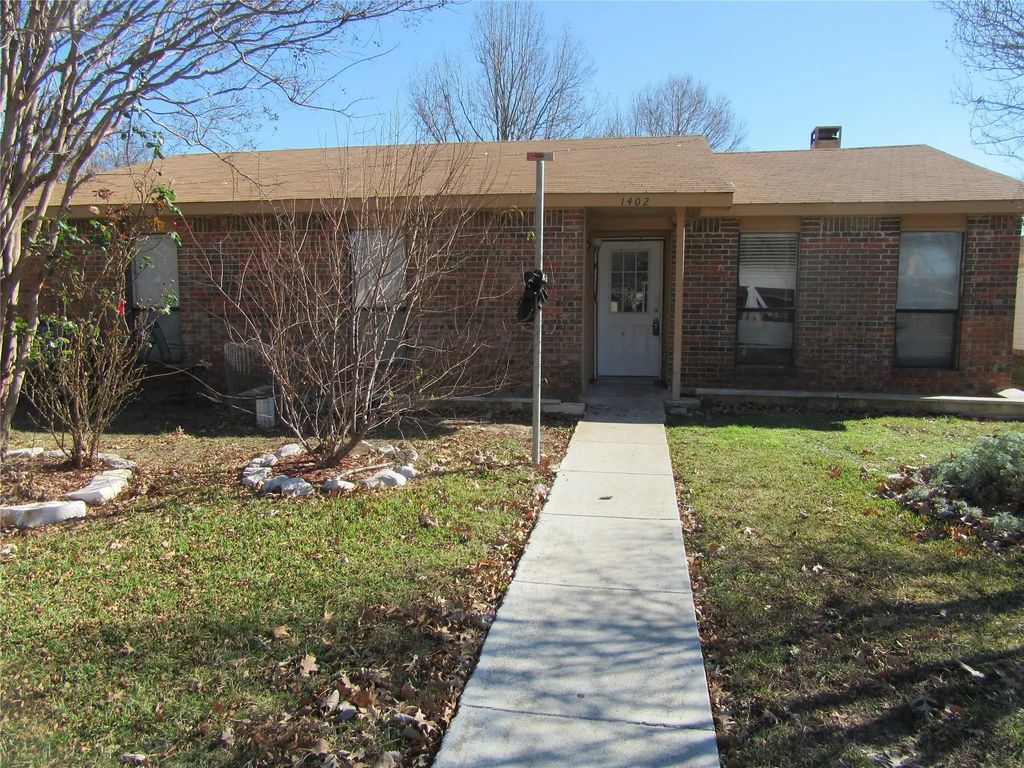 1402 Frio Lane, Garland
