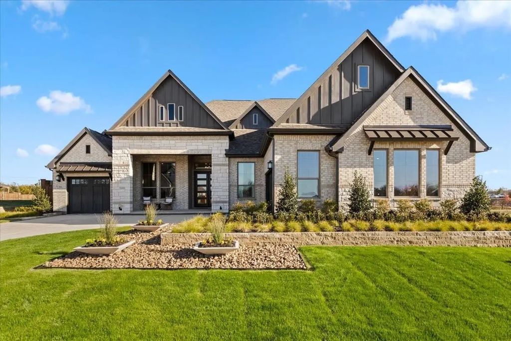 311 Big Sky Circle, Northlake