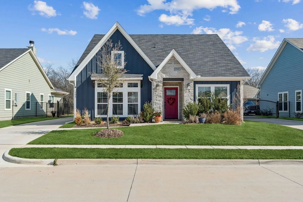 508 Ryer Trail, Burleson