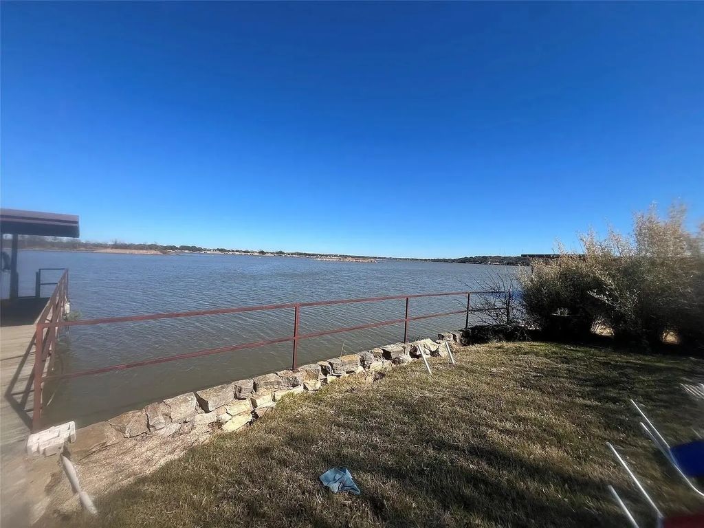 2212 Sunrise Bay Court, Granbury