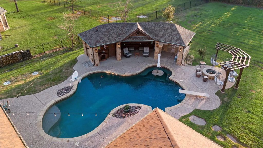 228 Crystal Court, Heath
