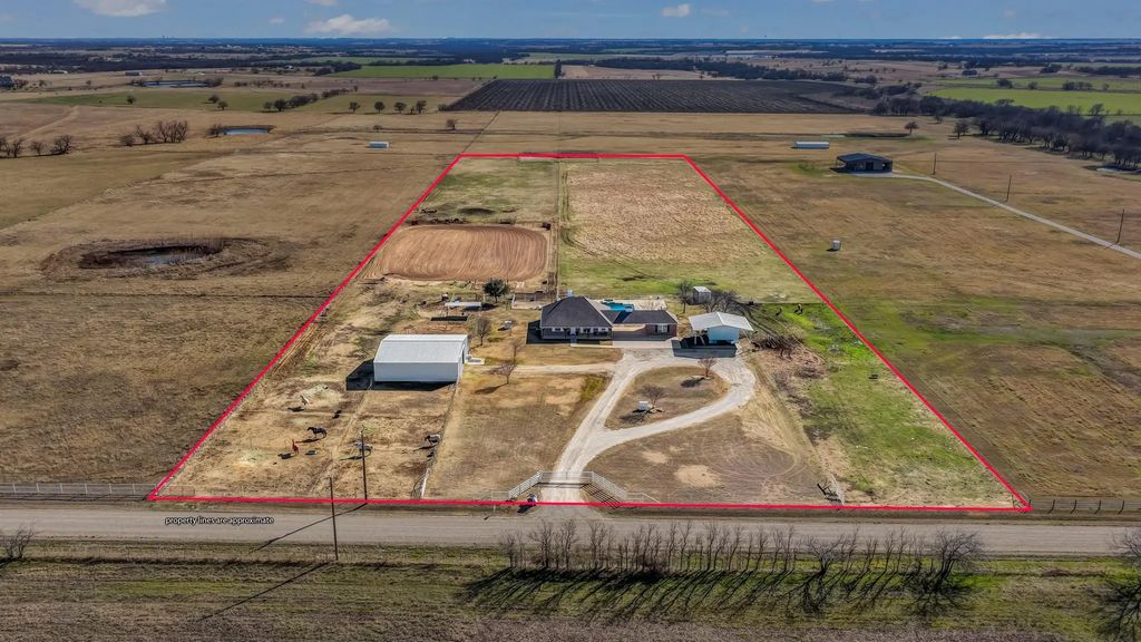 2500 County Road 332, Era