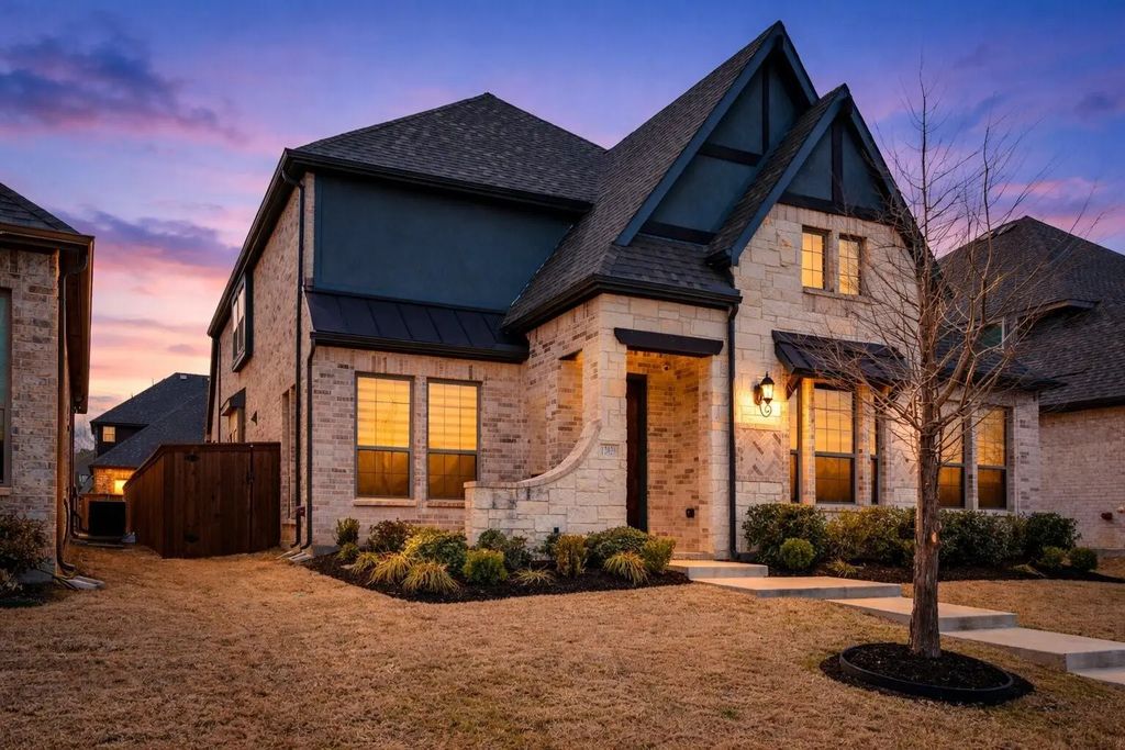 12629 Mercer Parkway, Farmers Branch