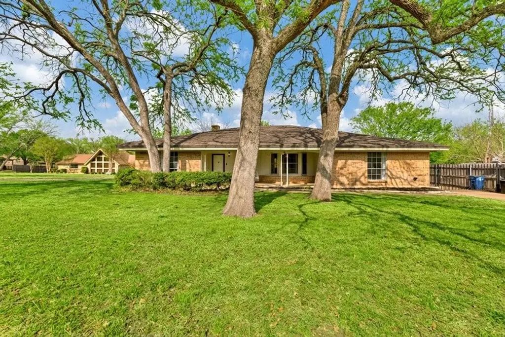 241 Timberlake Drive, Azle