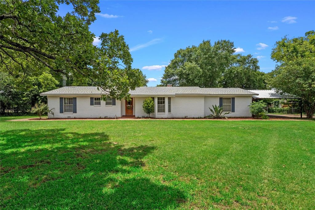 7483 Gholson Road, Waco