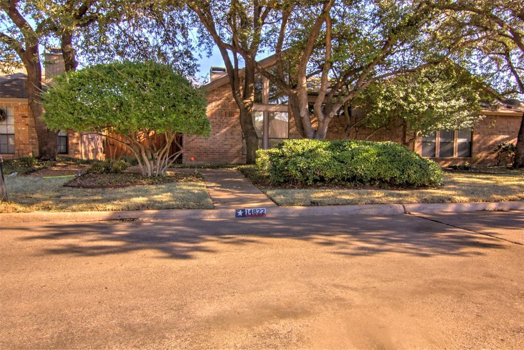 14822 Sopras Circle, Addison