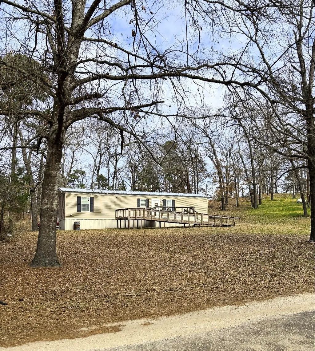 16164 Knob Hill Drive, Flint