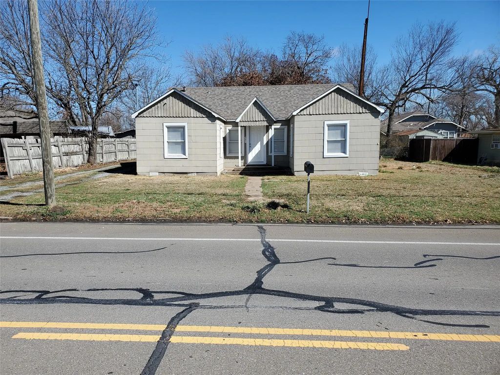 351 S Waco Street, Van Alstyne