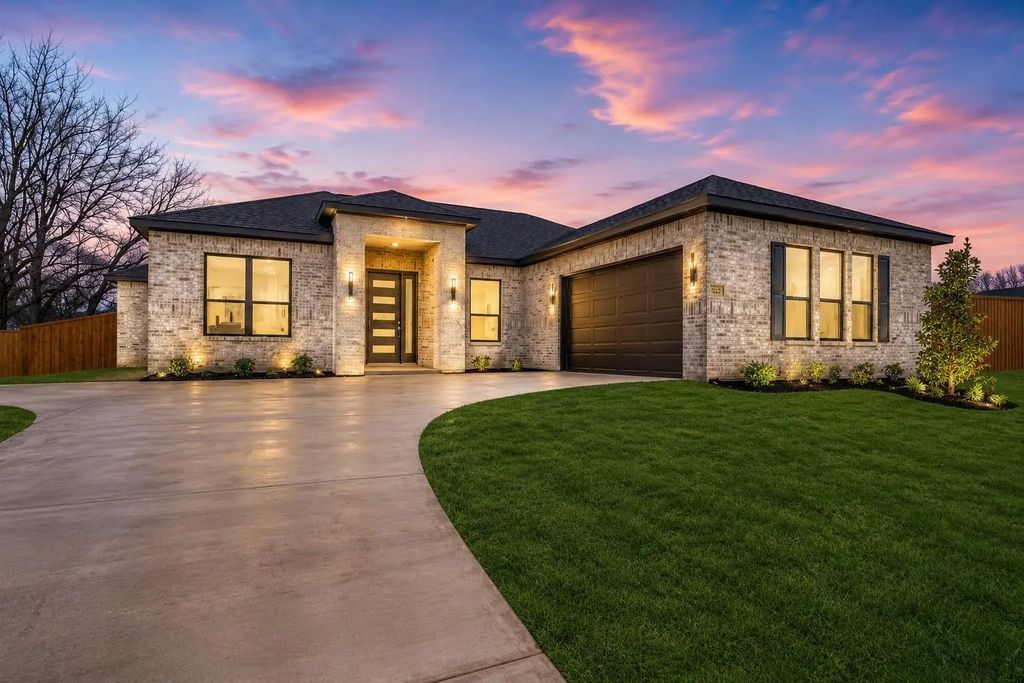 903 Urban Drive, DeSoto