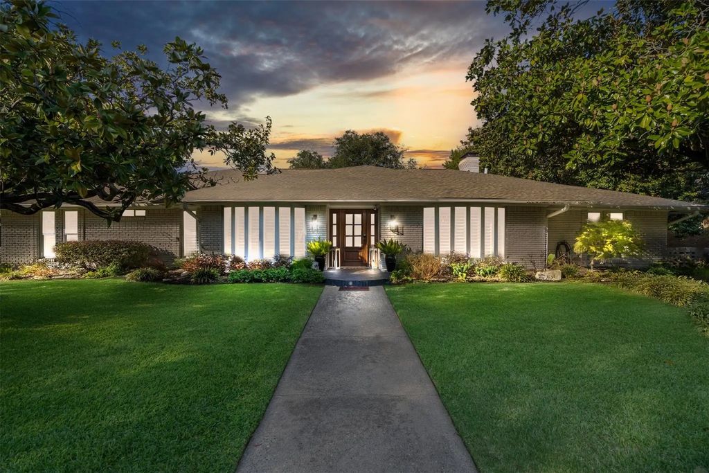 3841 Peter Pan Drive, Dallas