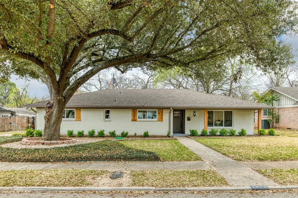 1012 Sleepy Hollow Drive N, Irving