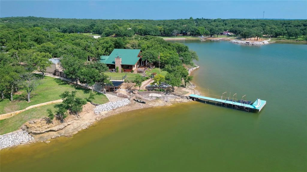 2377 Casino Road, Nocona