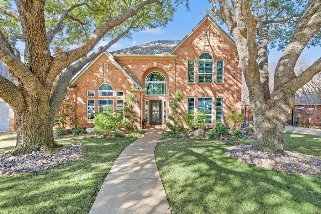 1093 Woodbriar Drive, Grapevine