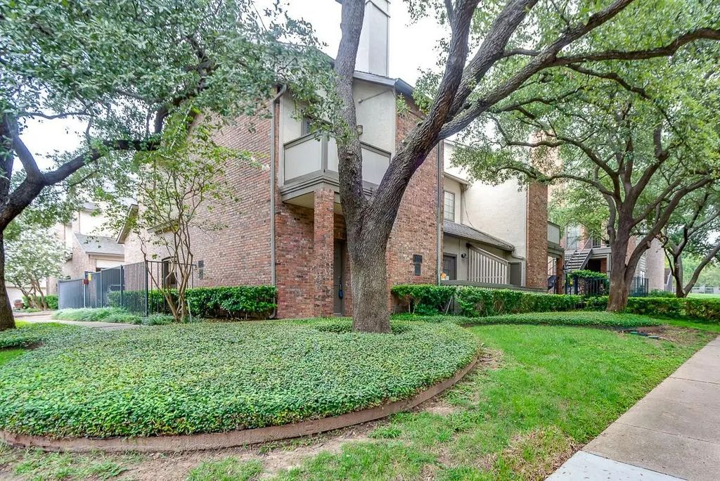 4102 Buena Vista Street 17, Dallas