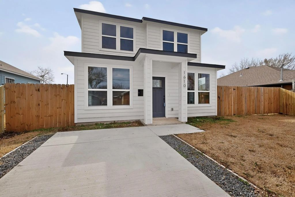 1610 Life Avenue, Dallas