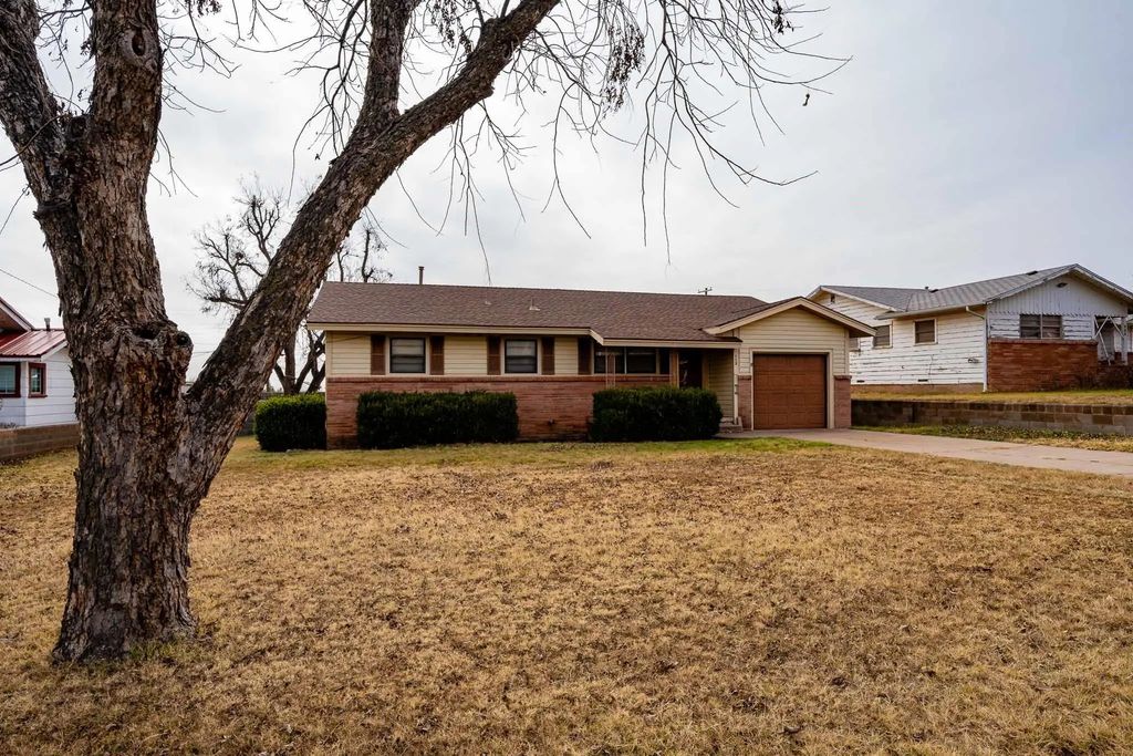712 E Beauregard Street, Rotan