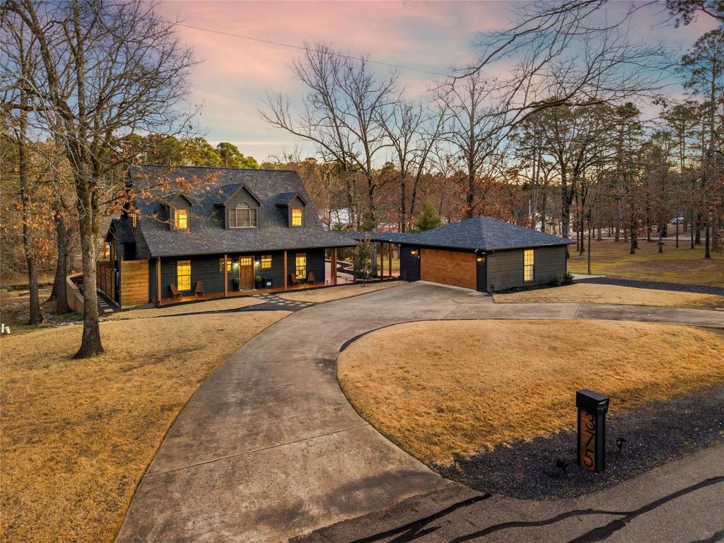375 S Whispering Pine Trail, Mount Vernon
