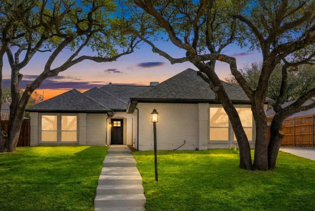 2812 Crooked Creek Drive, Carrollton