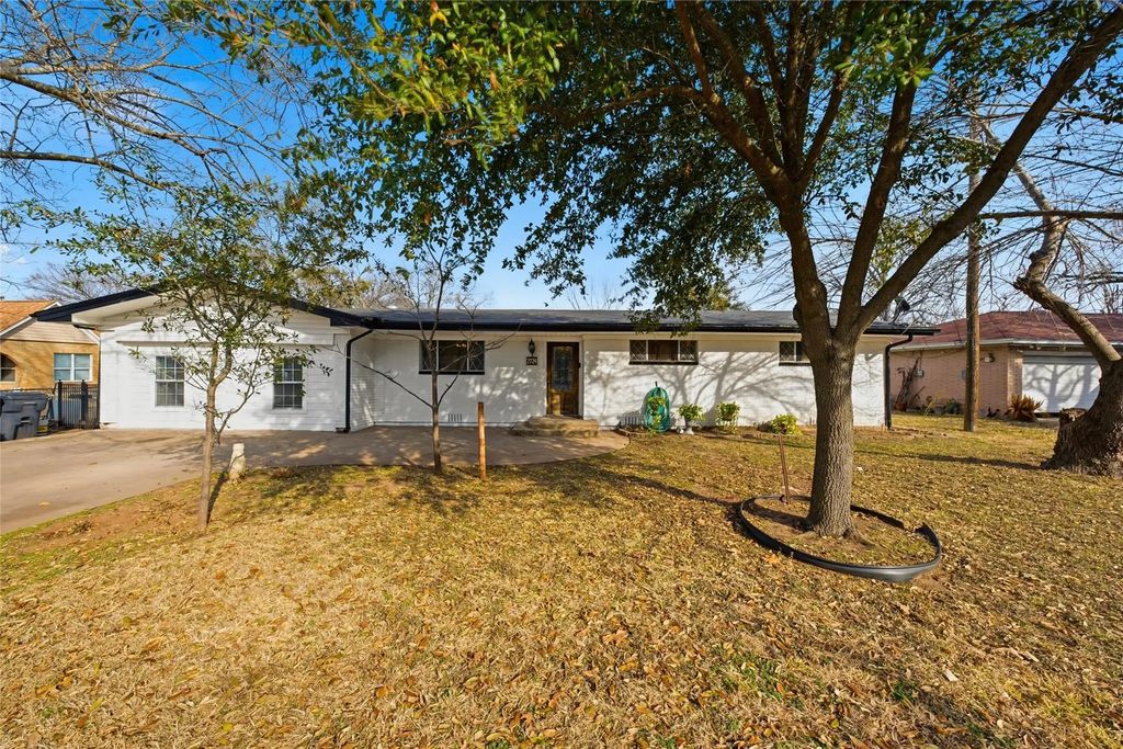 2724 Old Robinson Road, Waco