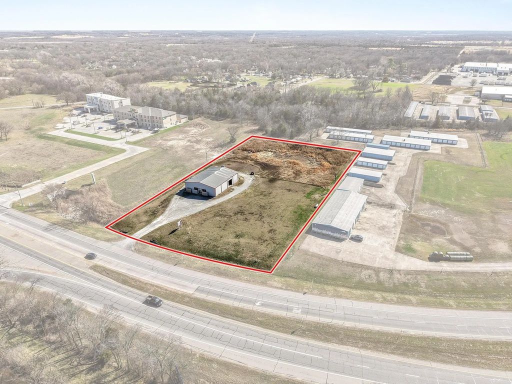 1301 W Sam Rayburn Drive, Bonham