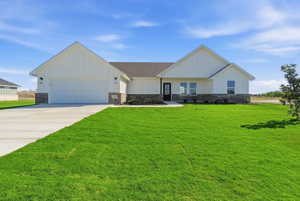 141 Zaragosa Drive, Lipan