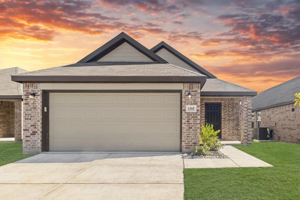 1505 Romans Road, Ennis
