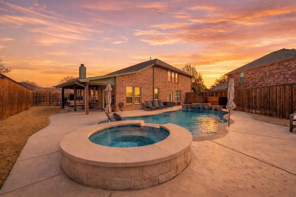 3905 Yarberry Court, Fort Worth